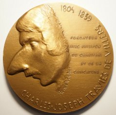 Médaille commémorative à l'effigie du dessinateur Charles-Joseph Traviès inspiré du portrait fait par Benjamin Roubaud dans le Panthéon charivarique